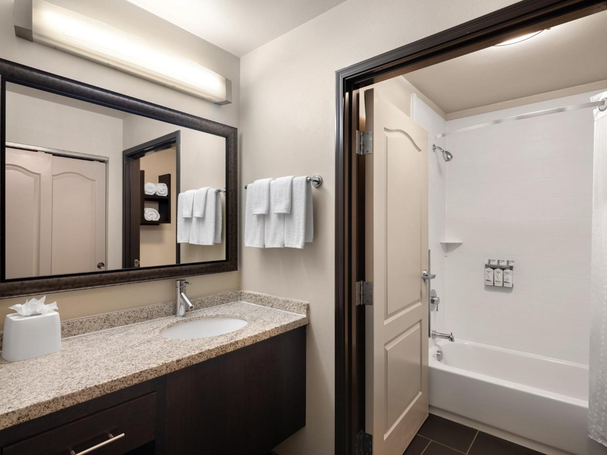 Staybridge Suites Midvale By Ihg Bagian luar foto